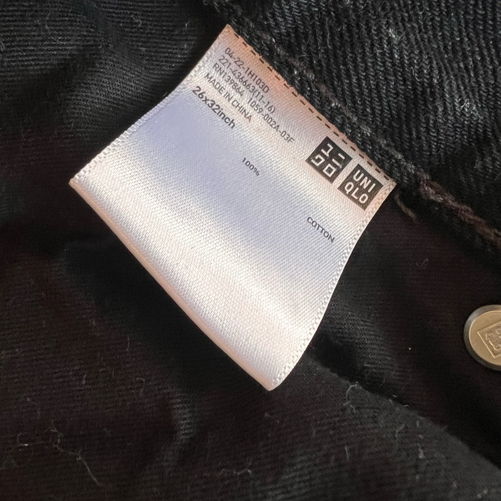 UNIQLO UNISEX CLASSIC BLACK JEANS CAPSULE WARDROBE CLOSET STAPLE PREP PREPPY EUC - Picture 10 of 12